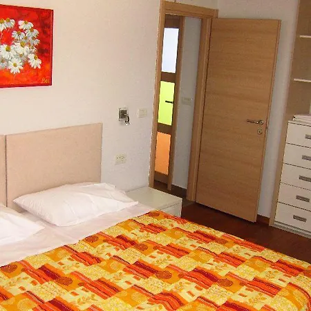13715a Apartmán *